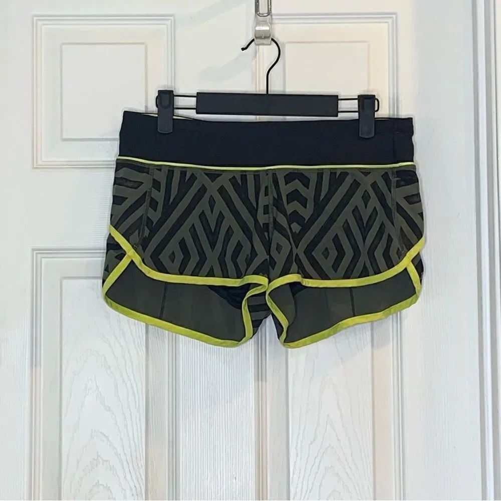 Lululemon Speed Short Chevron Shuffle Fatigue Green | Split Pea | Black Size 6